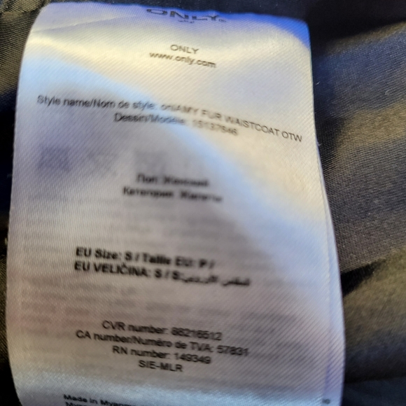 Only faux fur vest - Picture 7 of 9